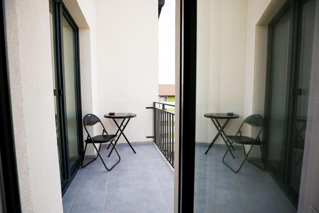 Modern Condo With Parking, ซีบิว ภายนอก รูปภาพ
